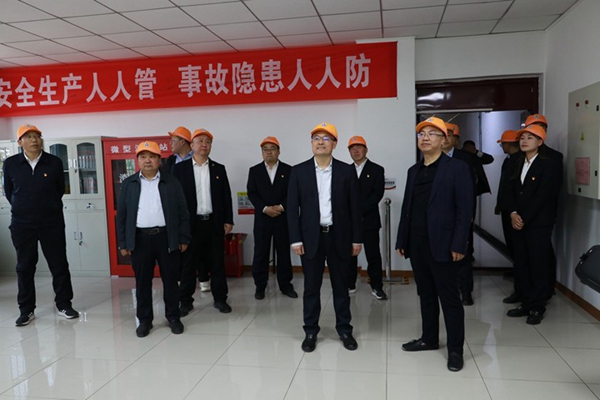 现场参观_副本.jpg