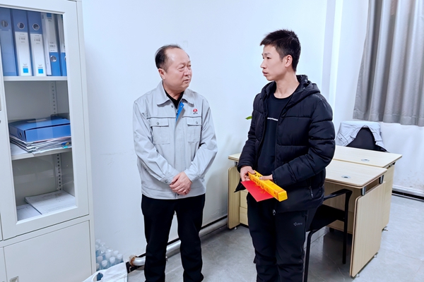 贺总慰问_副本.jpg
