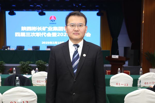 杨朝阳_副本.jpg