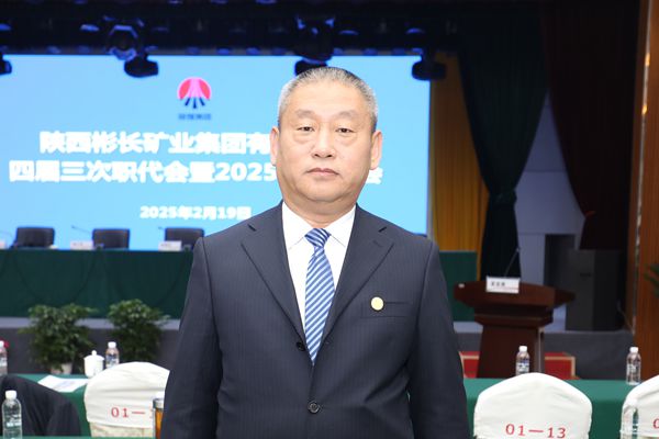 阎翔_副本.jpg