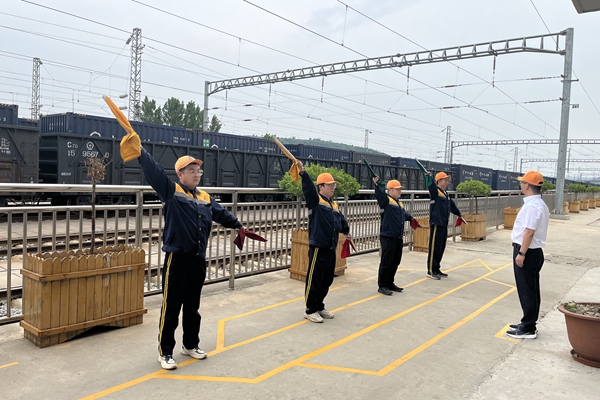 手信号演练_副本.jpg