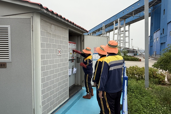 开展应急演练_副本.jpg